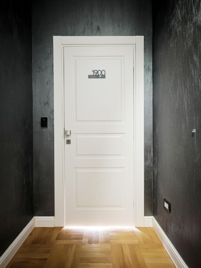 Momarooms Napels Buitenkant foto