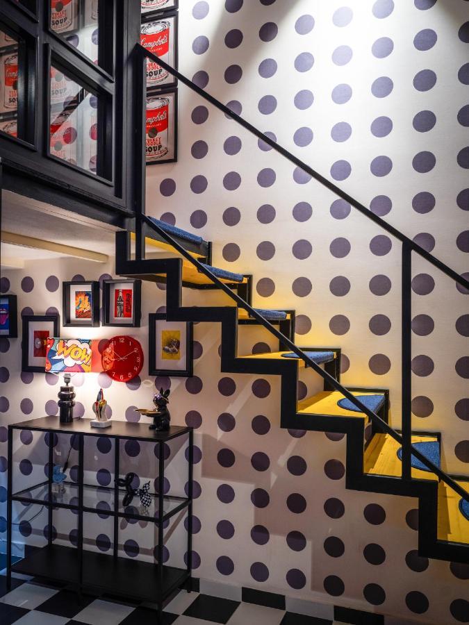 Momarooms Napels Buitenkant foto