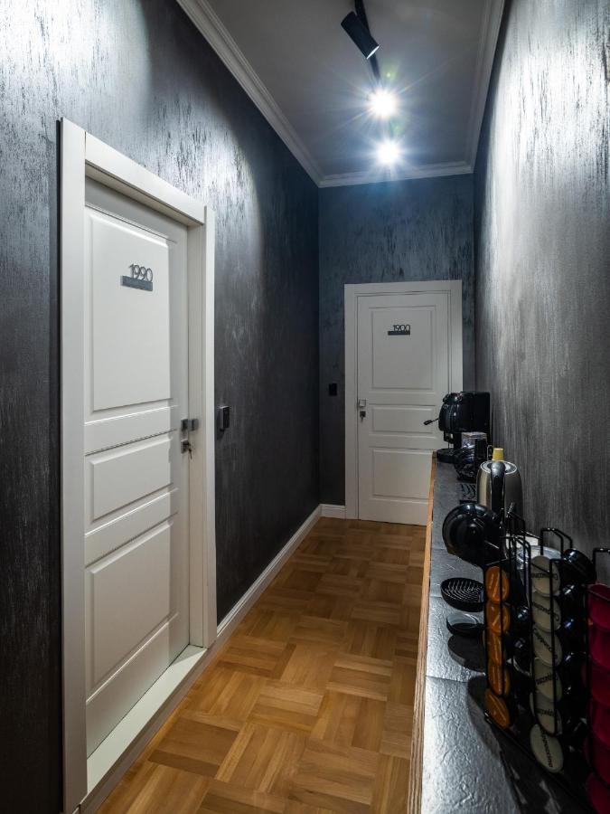 Momarooms Napels Buitenkant foto