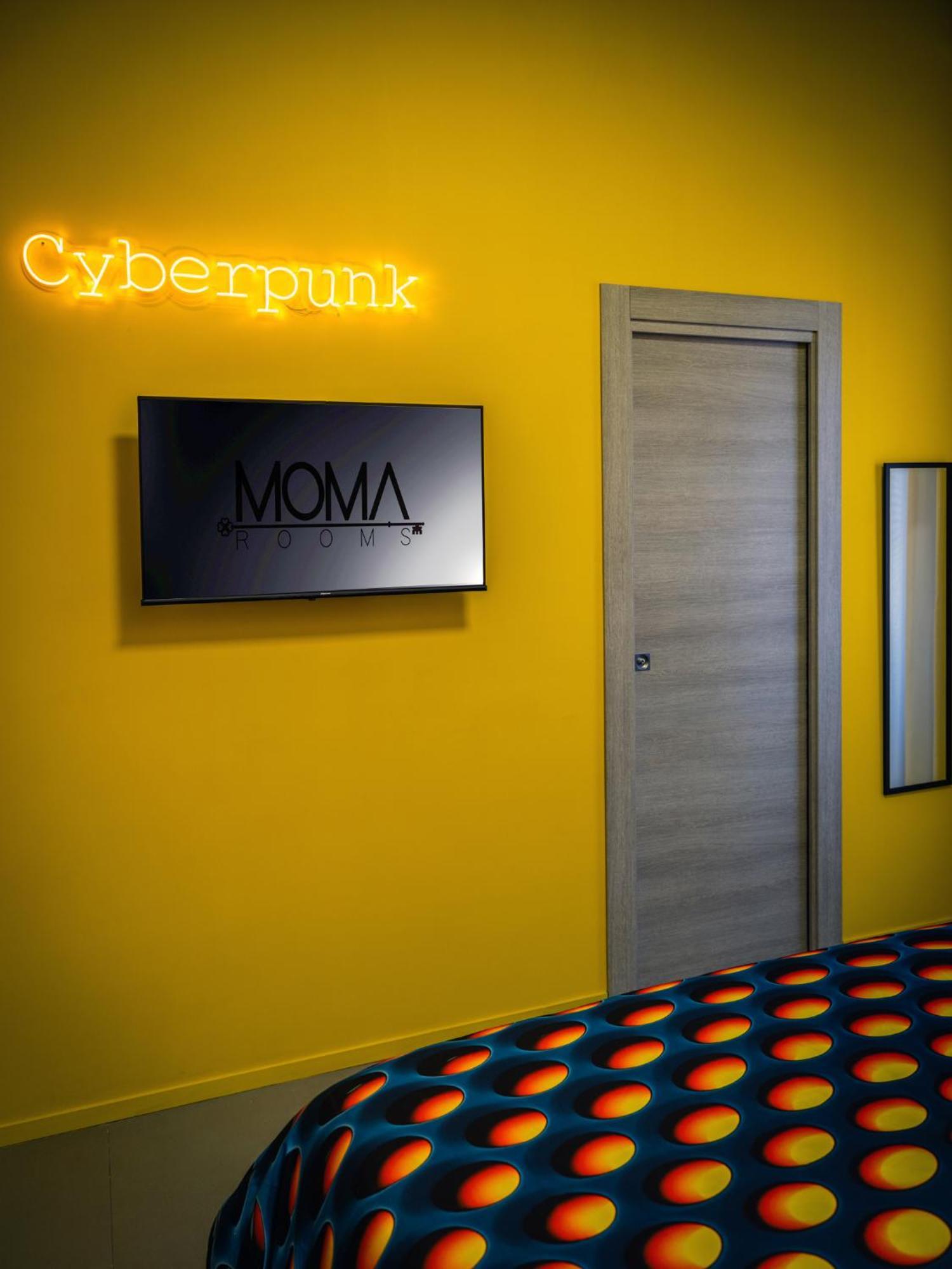 Momarooms Napels Buitenkant foto